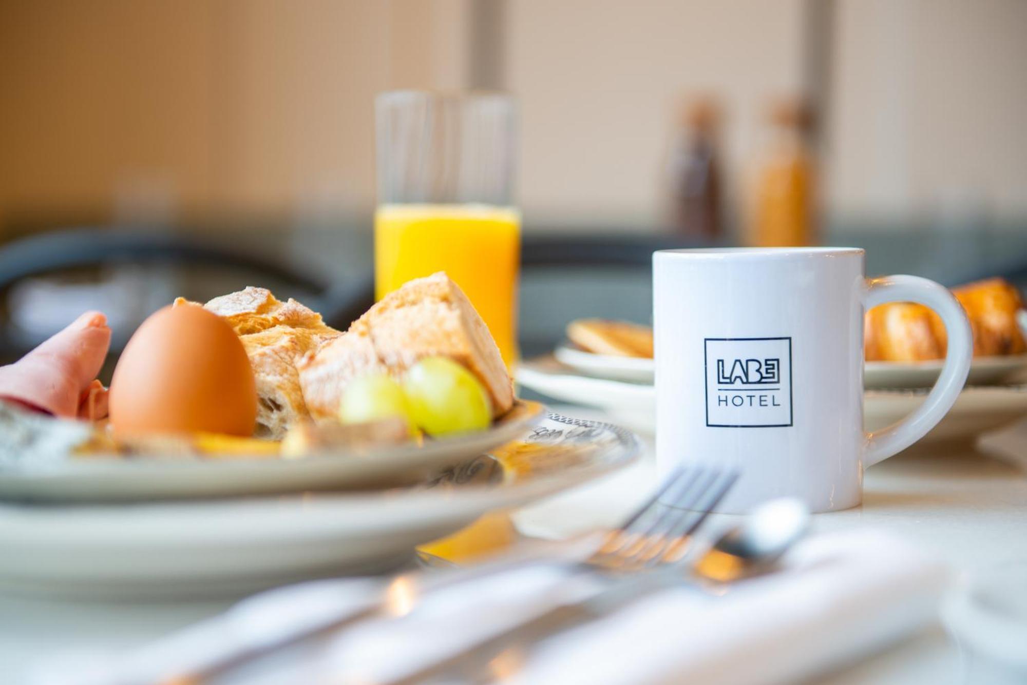 Labe Hotel Tours Centre Gare Exteriör bild